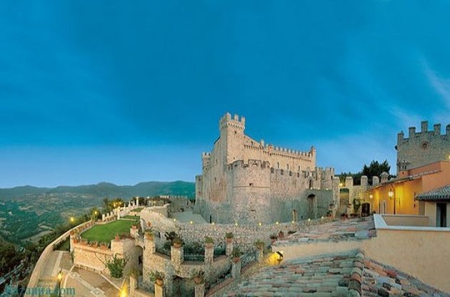 Замок у Соріано-нель-Чиміно, в якому живе привид, можна купити за 15 млн євро