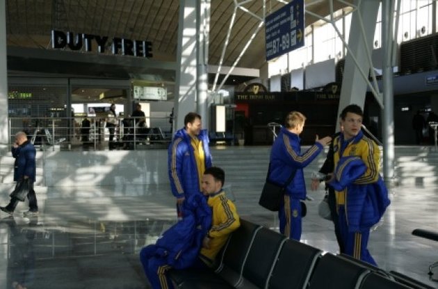 Українці вирушили до Франції без Коваля