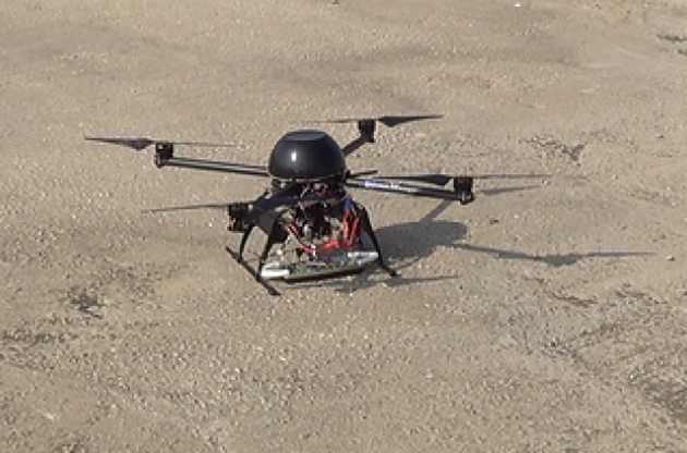 Аппарат обеспечивает получение видеоизображений внутренних помещений здания через его крышу, над которой он зависает при выполнении полета