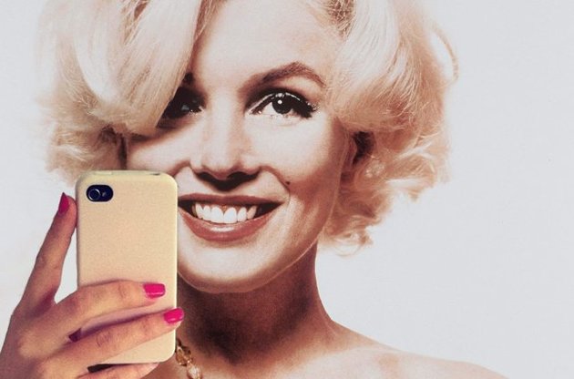 Слово года Оксфордского словаря: selfie - автопортрет, снятый смартфоном