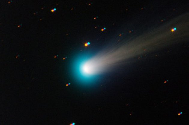Астрономы сфотографировали "самую яркую комету 2013 года"