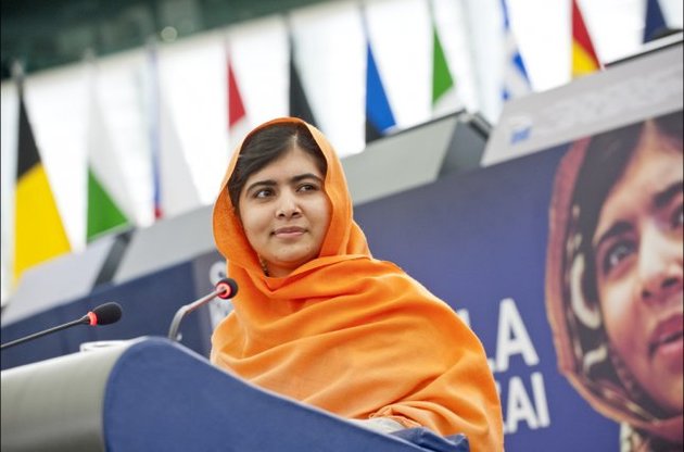 В Европарламенте 16-летней пакистанской школьнице вручили премию Сахарова