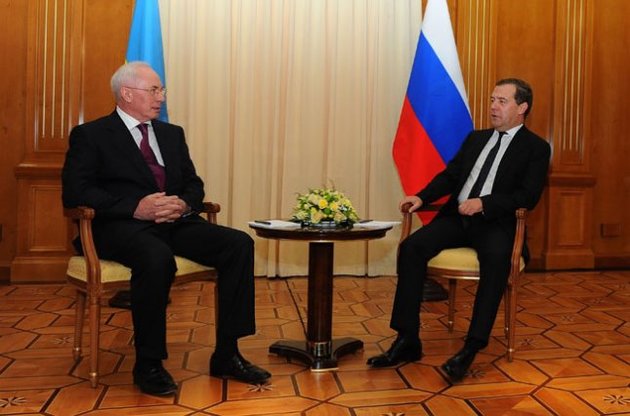 Азаров не смог убедить Медведева смягчить позицию относительно Украины
