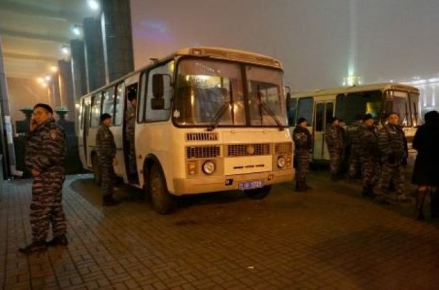 Организаторы опасаются ночного разгона Евромайдана в Киеве спецназом