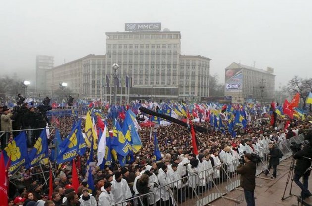 Оппозиция пообещала ежедневно проводить митинги на Европейской площади