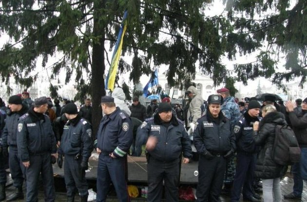 В Чернигове при сносе Евромайдана один из митингующих пытался совершить самосожжение