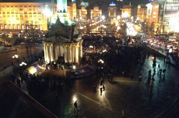 На Евромайдане в Киеве собралось несколько тысяч человек