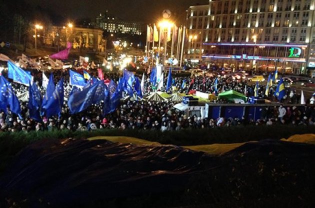 На Евромайдане собрались несколько тысяч человек