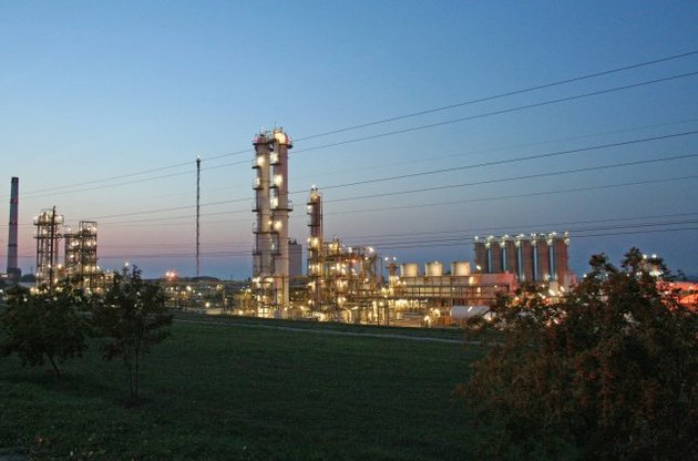 Украина намерена выкупить у «Росфнети» 50% Лисичанского НПЗ