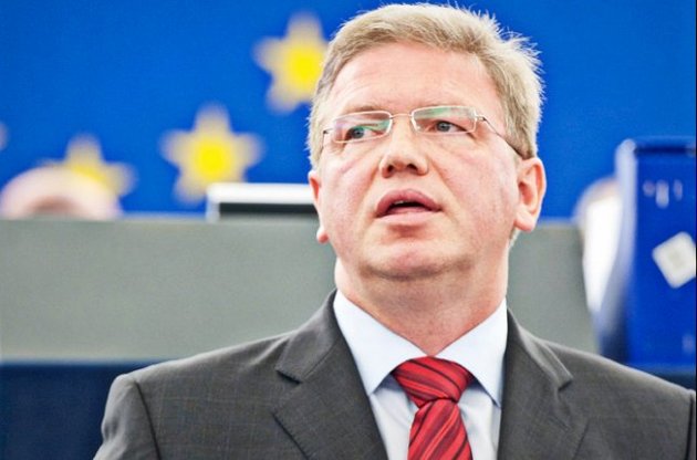 Фюле запевнив, що Україну ніхто не примушує обирати між Росією і ЄС