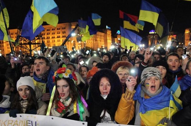 Киевский Евромайдан потребовал отставки Януковича