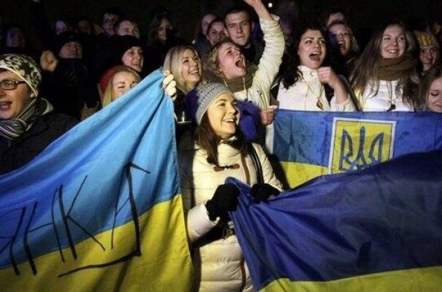 Азаров не знает, против кого вышли на Евромайдан студенты