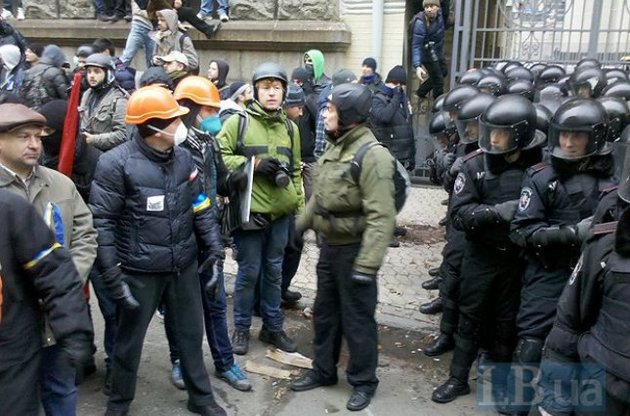Киевские власти насчитали полсотни демонстрантов, пострадавших в стычках с "Беркутом"