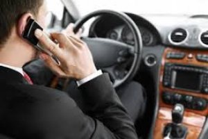 Японці створили програму, що блокує смартфон при русі