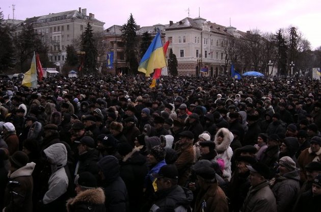 В Тернополе появился столб позора для "слуг режима Януковича"