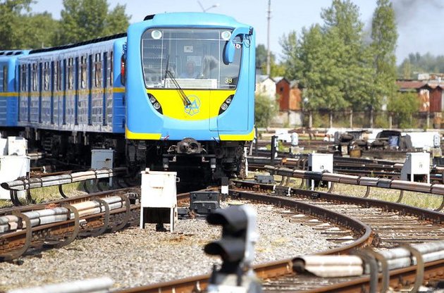 Строительство метро на Троещину снова отложили