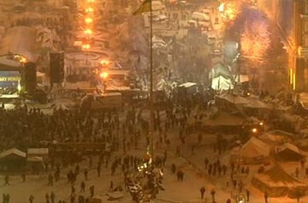 В Киеве на Майдане собралось уже около 10 тыс. человек