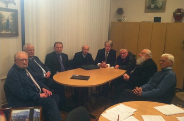 Три экс-президента встретились с общественными деятелями