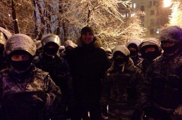 Братья Кличко охраняют один из последних пикетов возле Банковой
