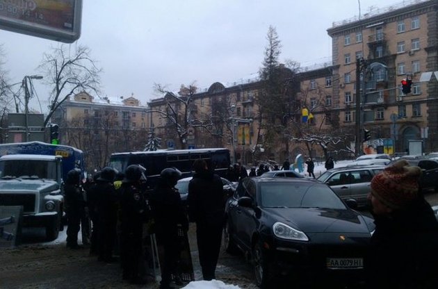 ДАІ перекрила рух, не пускає машини в центр