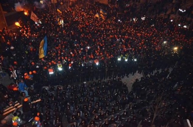 В ходе ночного штурма милиция задержала несколько человек