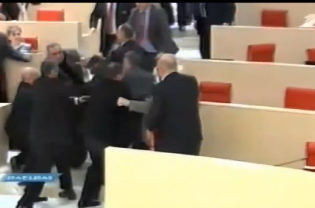 У парламенті Грузії депутати побилися через ситуацію в Україні