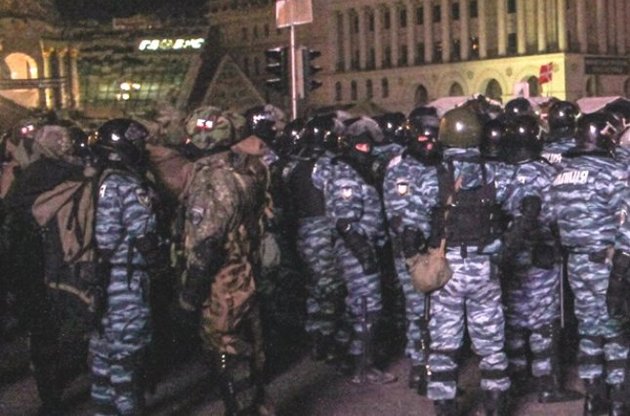 МВД не исключило продолжения силового варианта демонтажа баррикад в центре Киева
