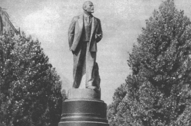 Памятник Ленину на Бессарабке:  краткая история с послесловием