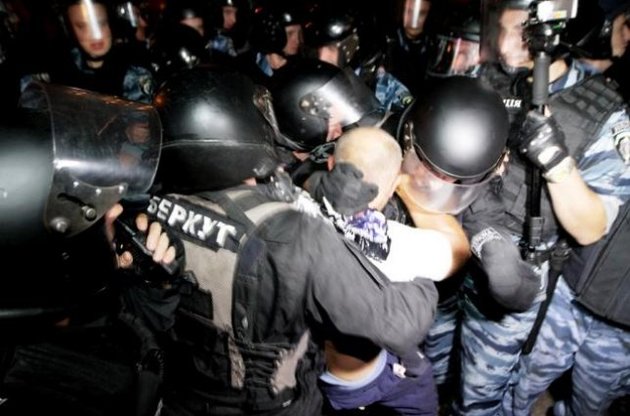 Пшонка: Євромайдан 30 листопада розганяли 290 бійців "Беркута"