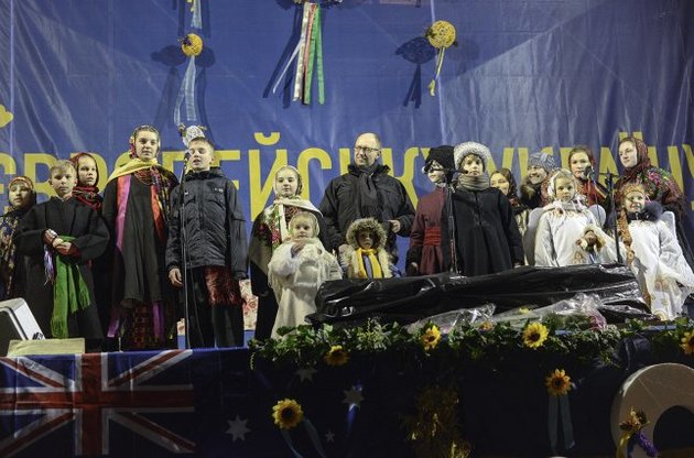 На Майдане празднуют Святого Николая