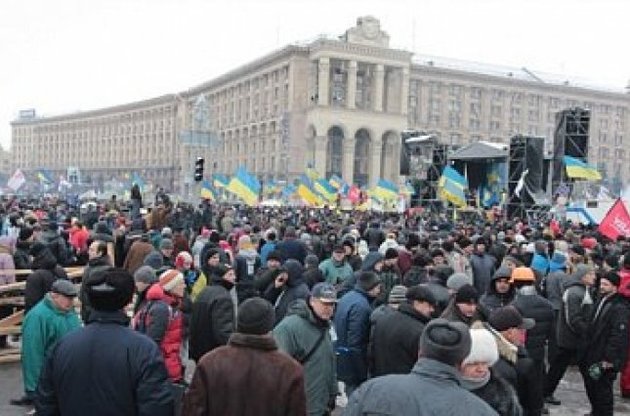 Активистов Евромайдана обязали до 30 декабря освободить Дом профсоюзов