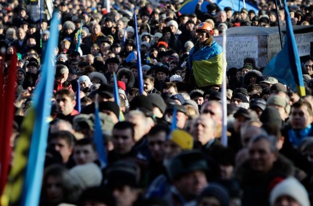Евромайдан поддержали 50% украинцев, антимайдан – 28%