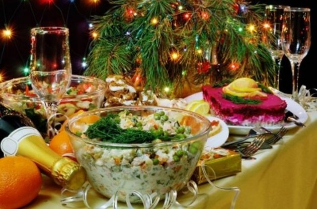 Украинцы встретят Новый год дома с салатом оливье
