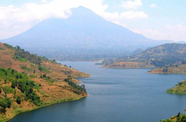 Уганда гордится своей нетронутой природой, однако Кения и Танзания перебивали у нее туристов