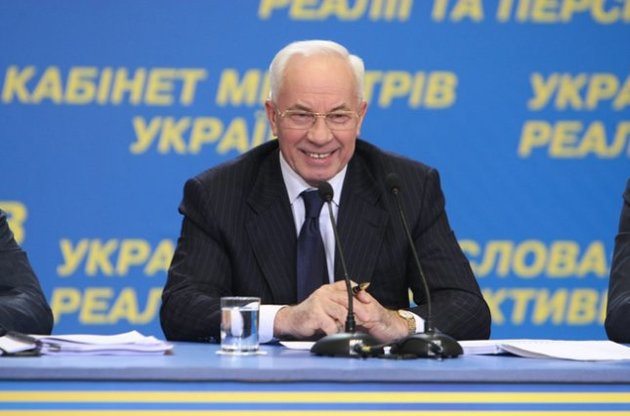 При правительстве Азарова промпроизводство падает второй год подряд