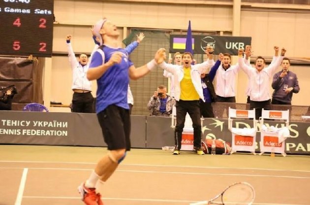 Илья Марченко в ярком поединке принес еще одну победу украинской сборной