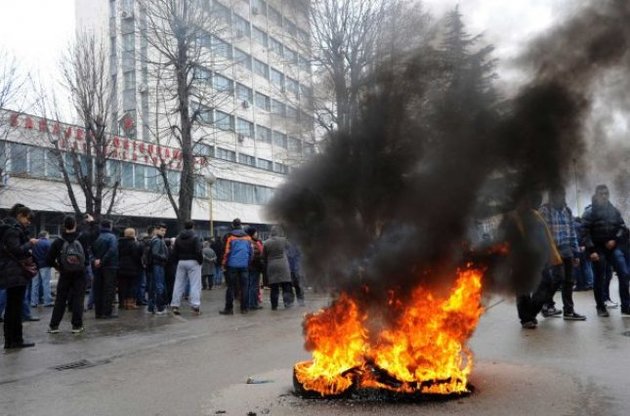 Протестующие в Боснии подожгли два правительственных здания