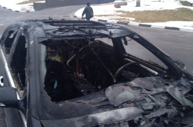 У Рівненській області спалили автівку екс-зятя Ющенка