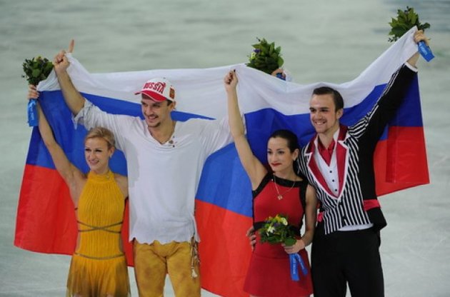 Бывшие украинки взошли на пьедестал почета соревнований спортивных пар в фигурном катании