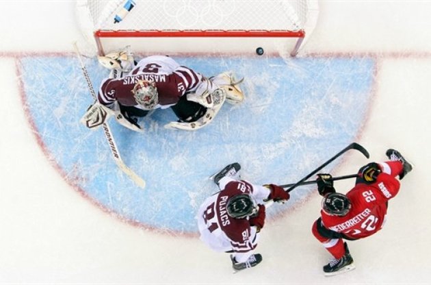 Эпизод с заползающей шайбой в ворота будет наверняка еще долго сниться Эдгарсу Масальскису