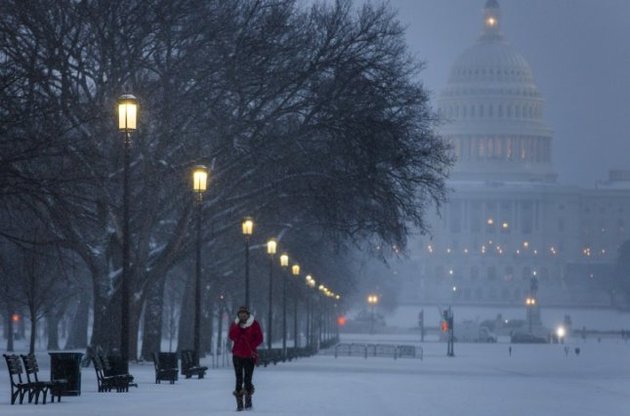 У США з через снігопади скасовано більше п'яти тисяч авіарейсів