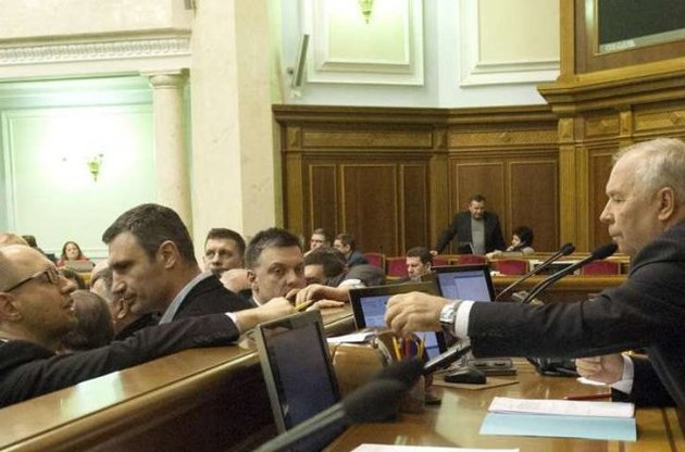 Рыбаку не нравится план оппозиции &laquo;утром собраться, а вечером иметь другую Конституцию&raquo;