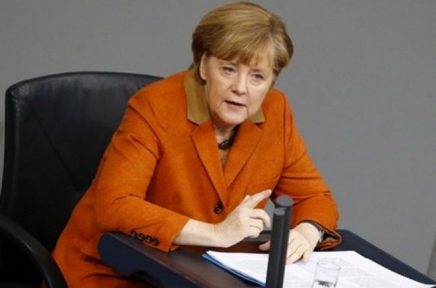 Меркель считает санкции против украинских властей необязательными