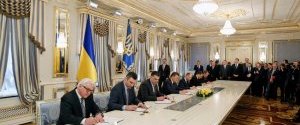 Підписання Угоди про врегулювання кризи: ФОТОрепортаж