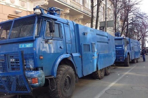 Министр здравоохранения дала добро на водометы на морозе