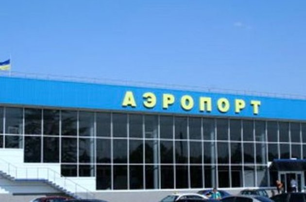 Повітряний простір в районі аеропорту "Сімферополь" все ще закрито
