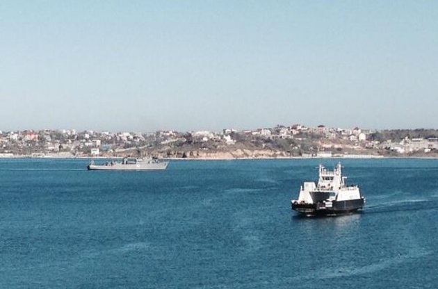 Тривають активні переміщення кораблів російських ВМС в акваторії Чорного моря