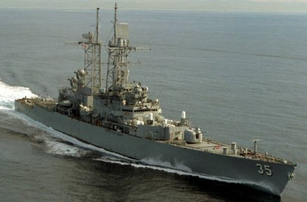 Эсминец Truxtun идет в Черное море