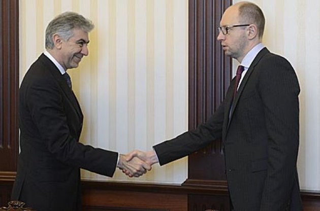 Яценюк сообщил представителю МВФ о необходимости помощи