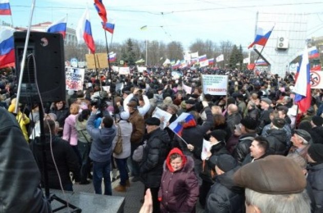Ландик обвинил в погромах в Луганске "туристов Путина" и бывшие власти города